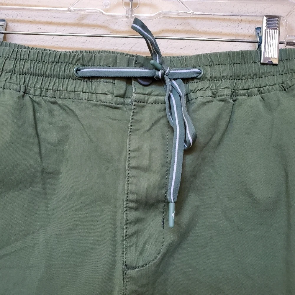 Tommy Bahama Men's Olive Color Shorts. Size XXL